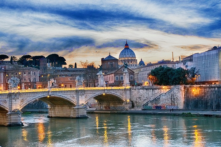 Tourist Attractions in Rome -tiber-bridge